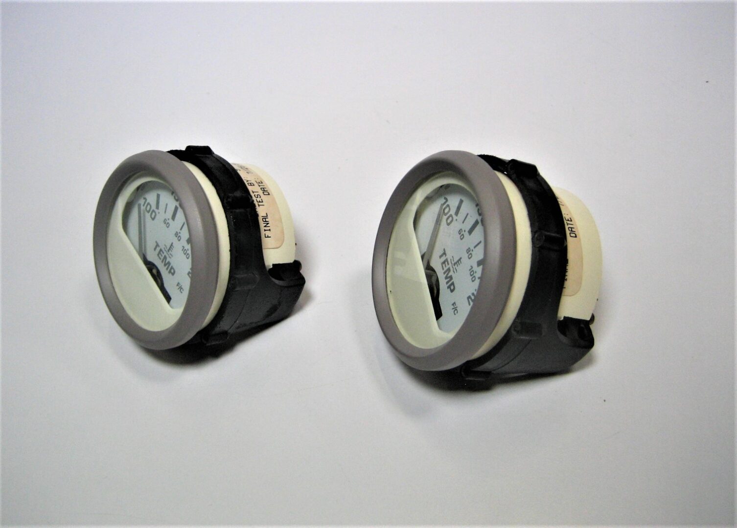 Faria GP9148A *QTY 2* NEW 2" White 100-250°F Temperature Gauge + Bracket & Bulb