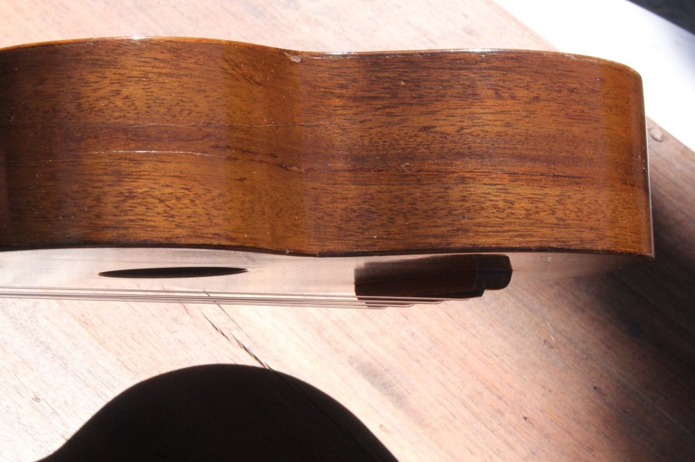 MARTIN & CO O 4-String UKE Ukelele with Soft Case – Very Good