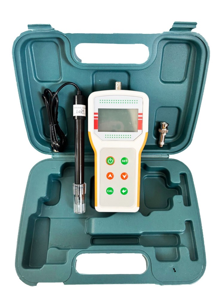 Conductivity Meter Water Quality Analyzer with Temp Compensation 10-50℃ Manual