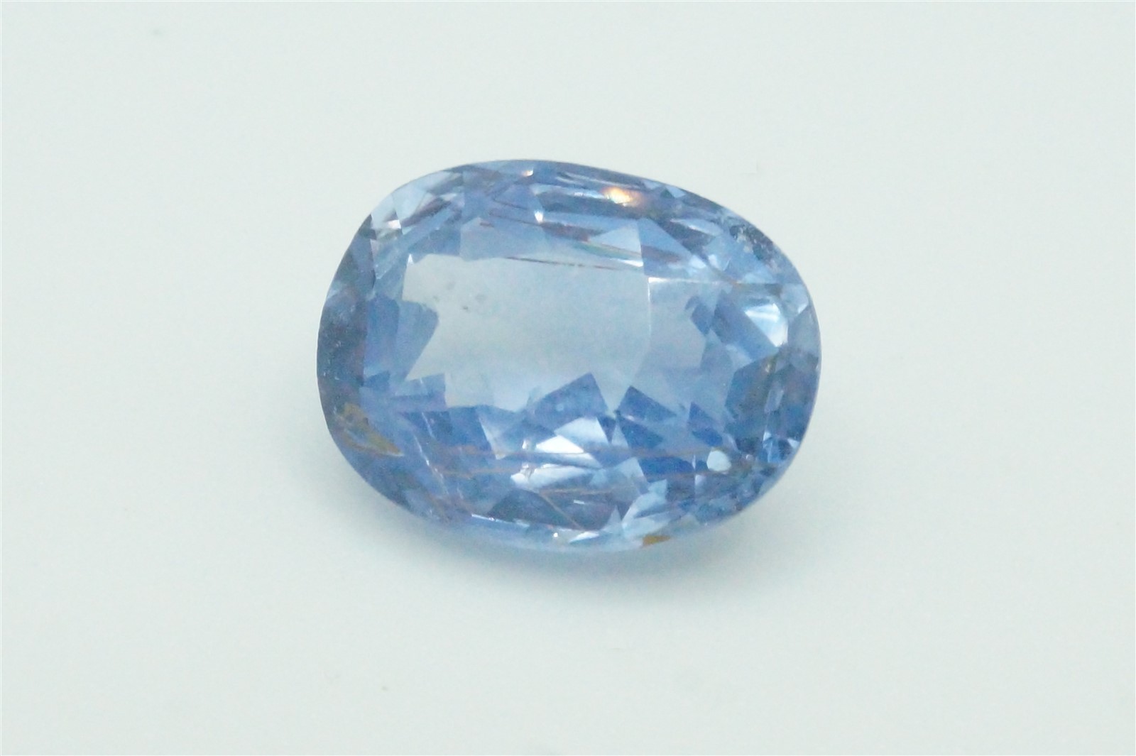 PALE BLUE NATURAL SAPPHIRE - ANTIQUE CEYLON NATIVE CUT 4.8ct