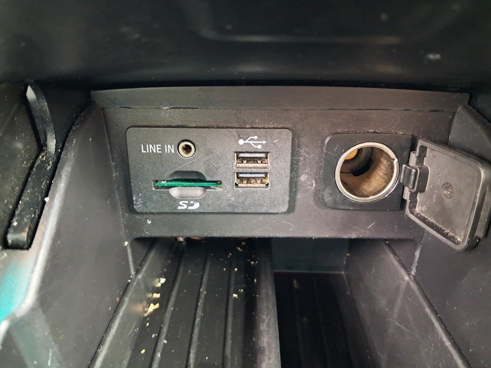 EXPLORER 2015 Glove Box 4956094