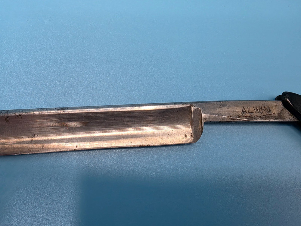 Alwin Straight Razor