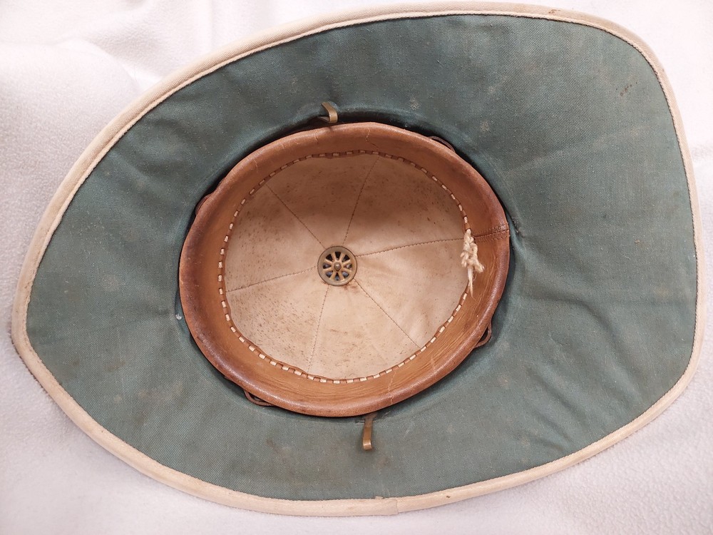 Canadian RA pith helmet