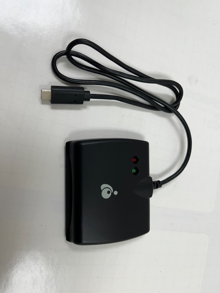 IOGEAR USB-C Smartcard Reader GSR205 Universal Compatibility