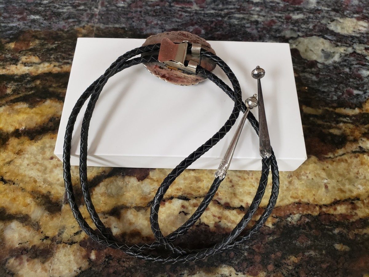 VINTAGE NATIVE AMERICAN STERLING SILVER TURQUOISE NAVAJO BOLO TIE