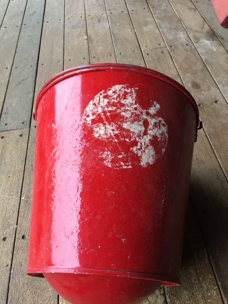 RED ROUND BOTTOM FIRE BUCKET
