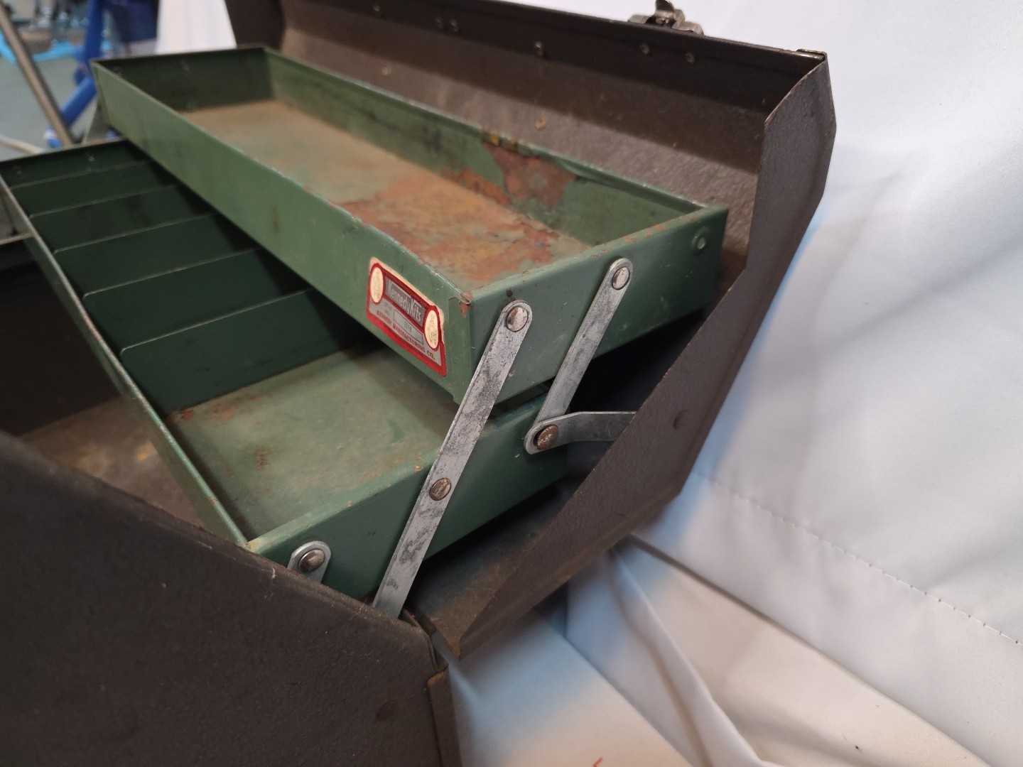 Vintage Kennedy Kits 1018 Cantilever Style Toolbox Tool Box Brown