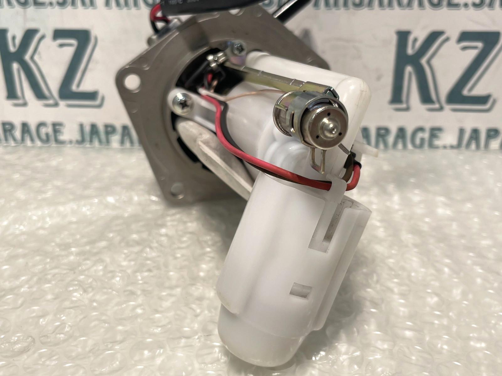 KAWASAKI GENUINE FUEL PUMP NEW 49040-0026 VERSYS 650 NINJA 650R 2006 - 2014 USED