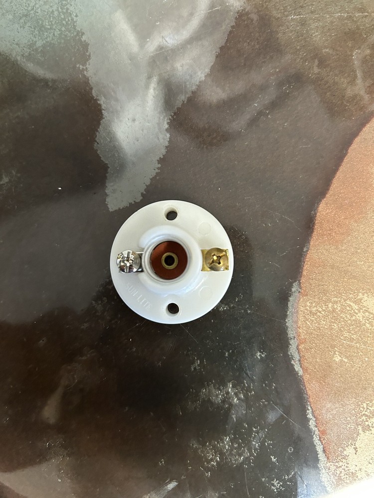 Sun-Lite White Plastic Candelabra Socket , One-Piece, Keyless, E12 Lampholde