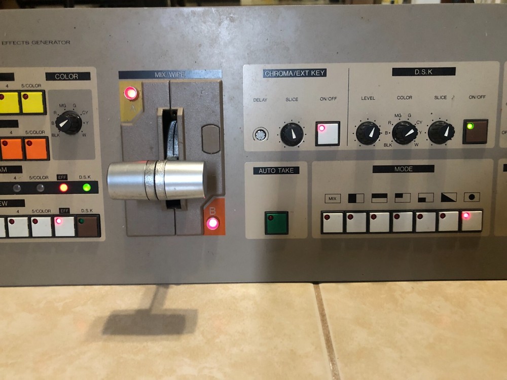 JVC KM-1200 Color Special Effects Generator / POWERS UP / UNTESTED