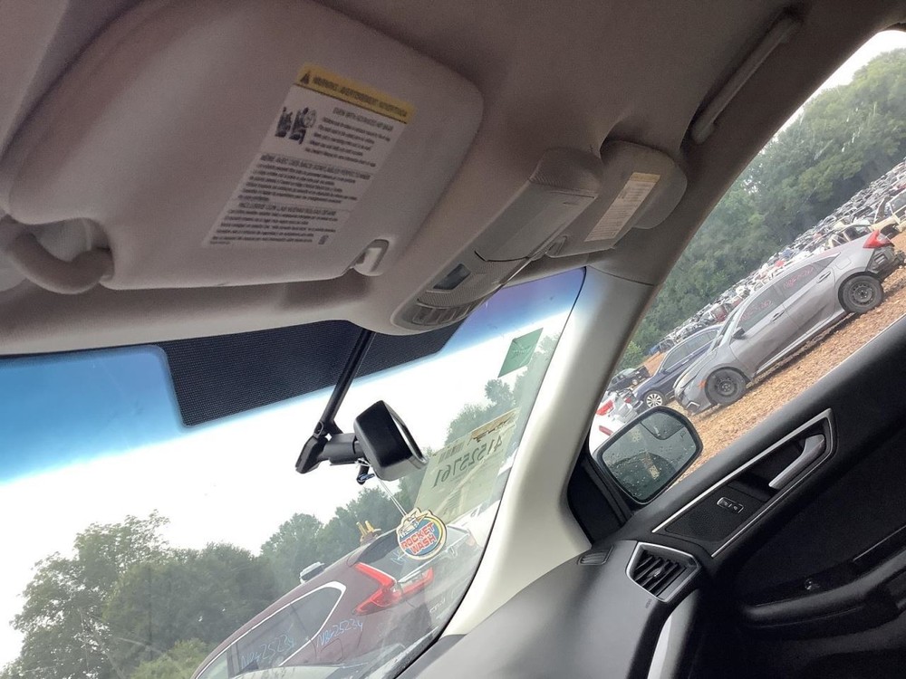 EDGE 2018 Glove Box 4725743