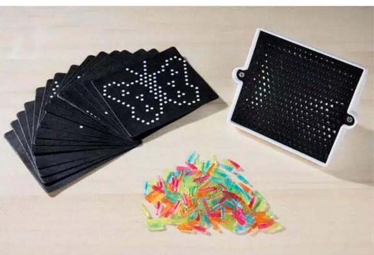 World’s Smallest Lite-Brite Game New In Package