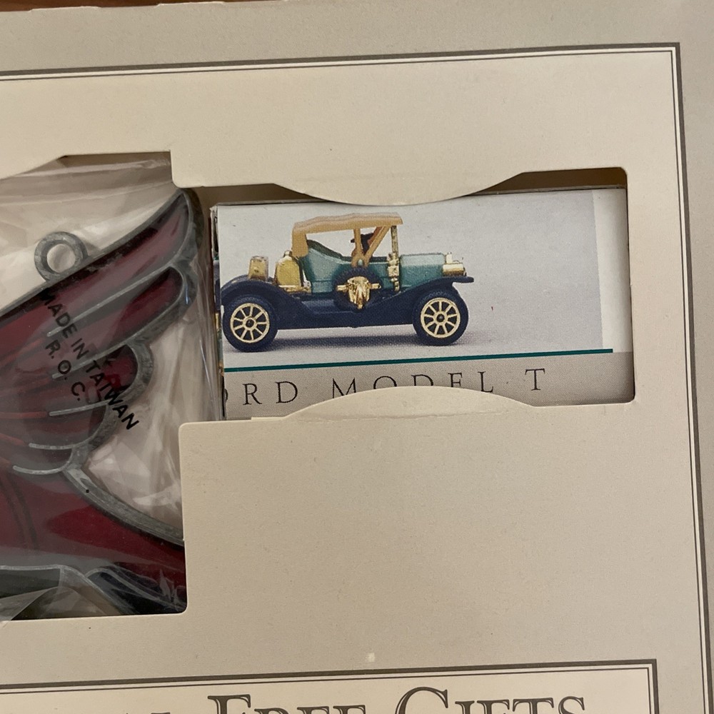 Reader's Digest Subscribers Gift Model-T Cardinal Sun Catcher 1994