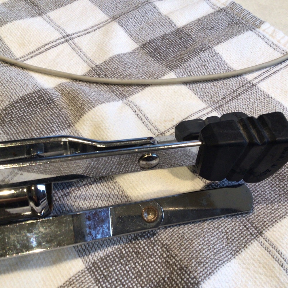 Peace Drum Throne Missing Rubber Foot