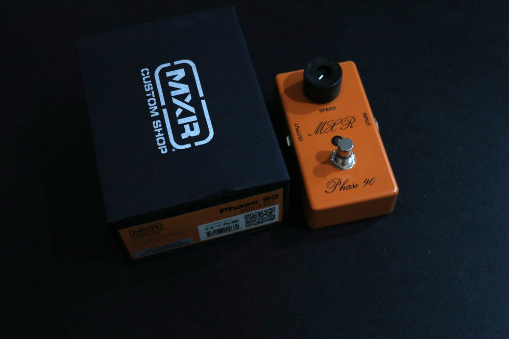 MXR Custom Shop CSP-101SL Script Phase 90 with LED - open box