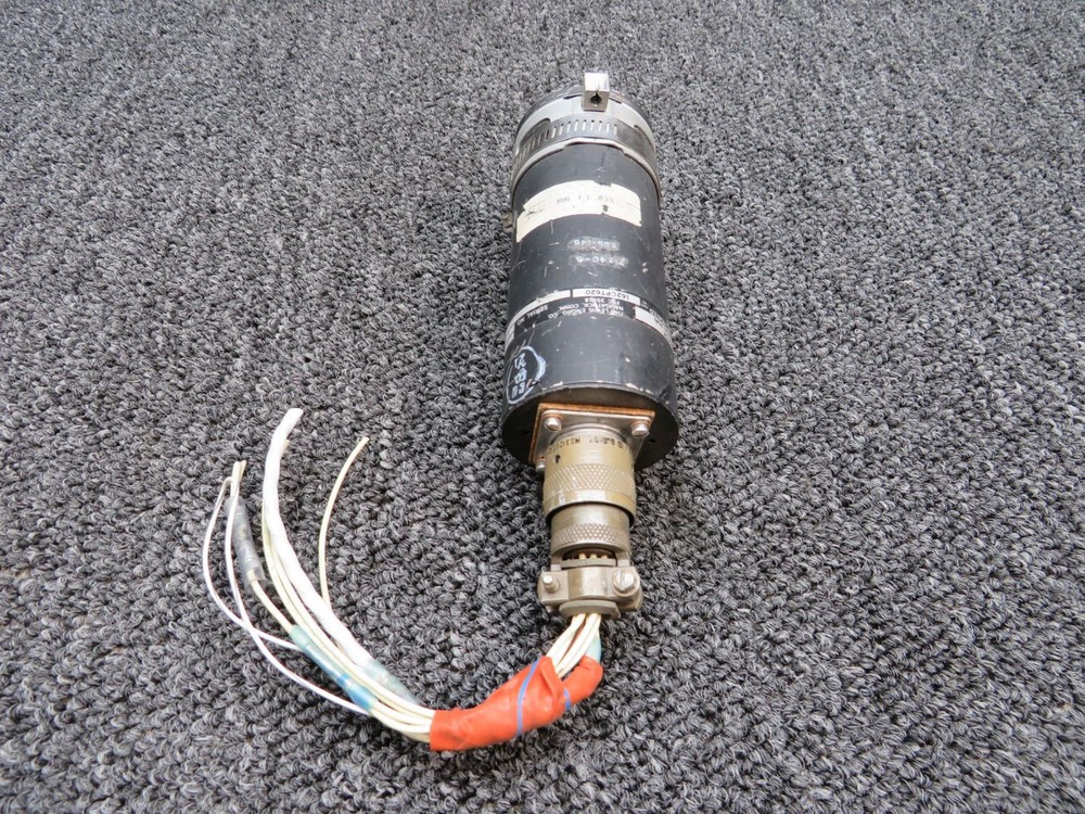 162CPT620 Lewis Engineering Dual Temp / Pressure Indicator (Volts: 28)