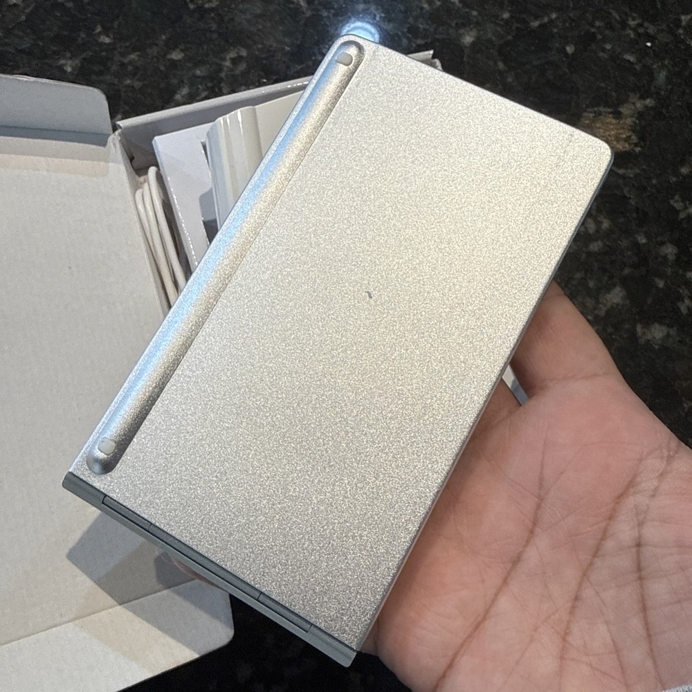 Zoom Gridlock Bluetooth Keyboard / Foldable Keyboard - New / Open Box D