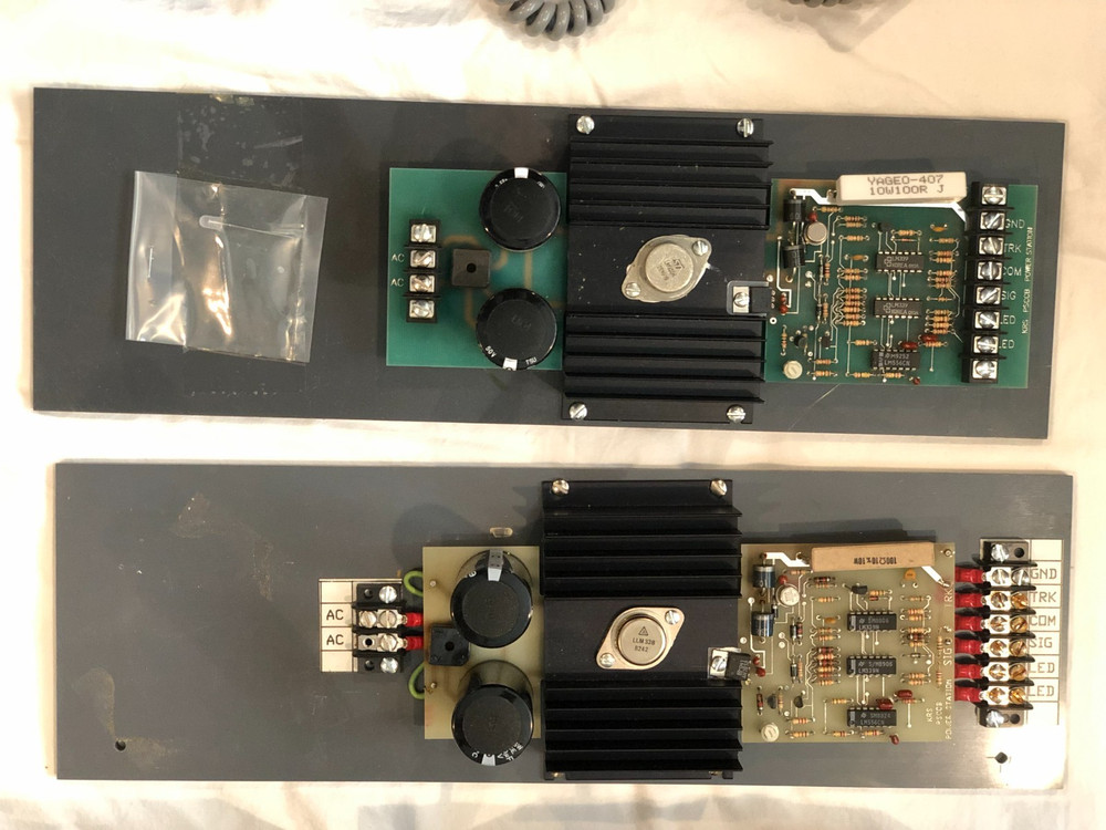 HO Train Control CTC 80 Command & Power Station w/ 5 Analog Throttles