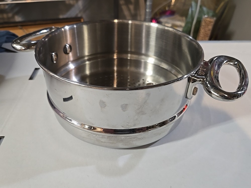 Sur La Table Steamer Insert 7” EUC