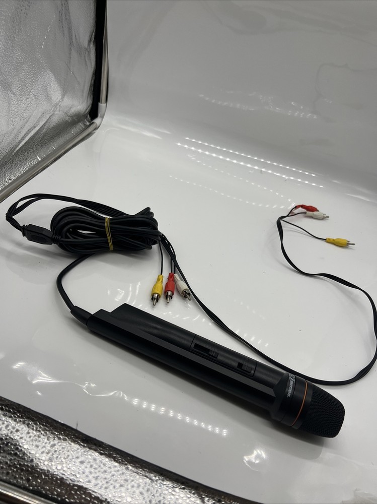 Emerson Echo Microphone Plug N Sing Karaoke Microphone.   H