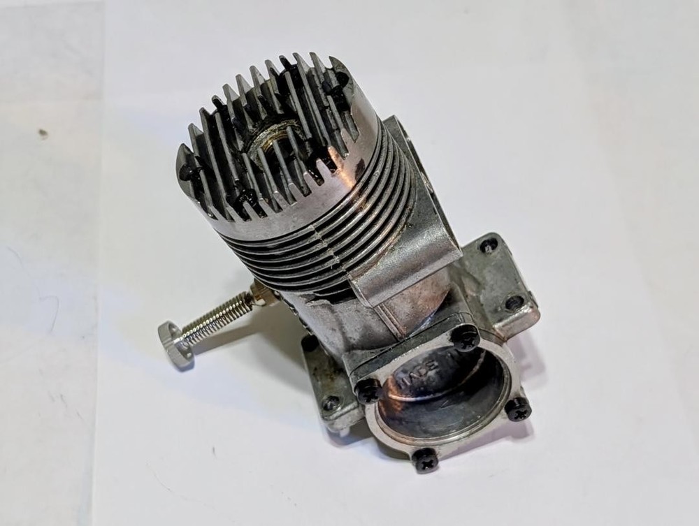 O S MAX -S 35 CONTROL LINE ENGINE W/ NEW NEEDLE VALVE , GOOD COMPRESSION