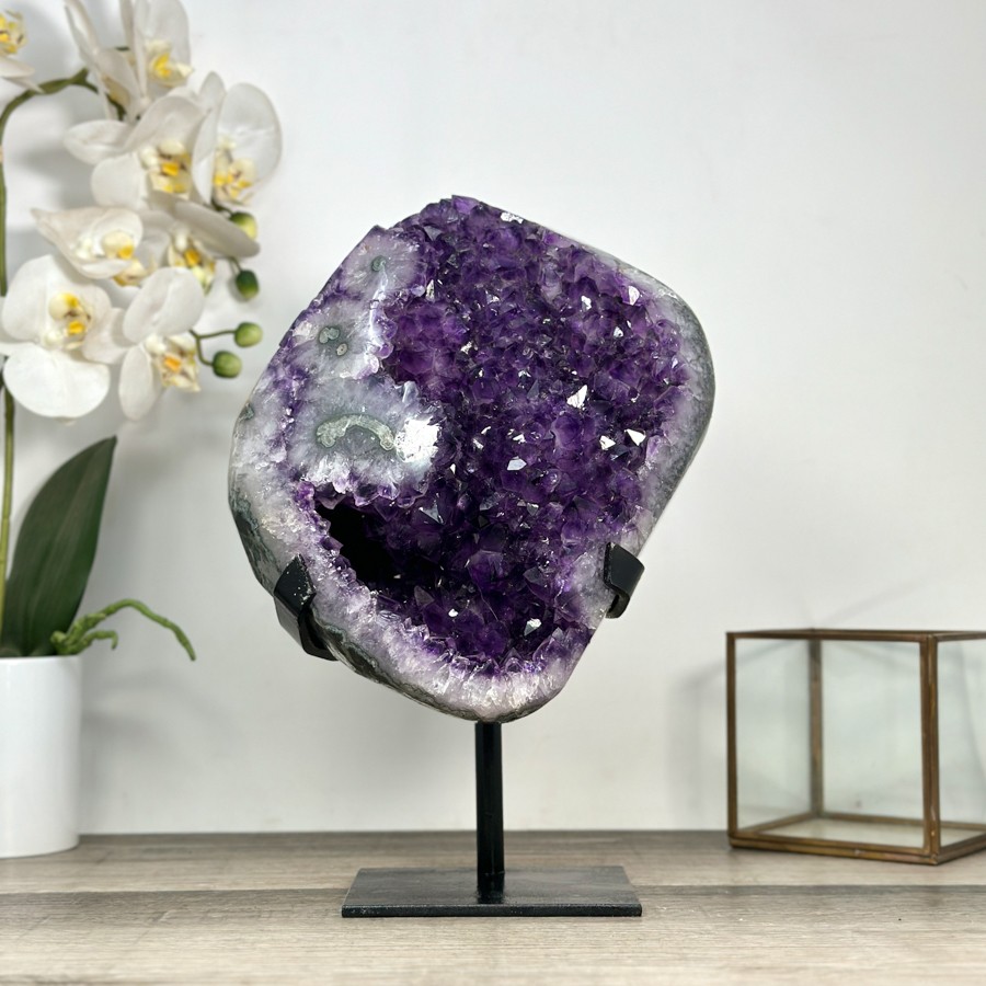 Top Grade Natural Amethyst Stone Statement Piece. MWS2829