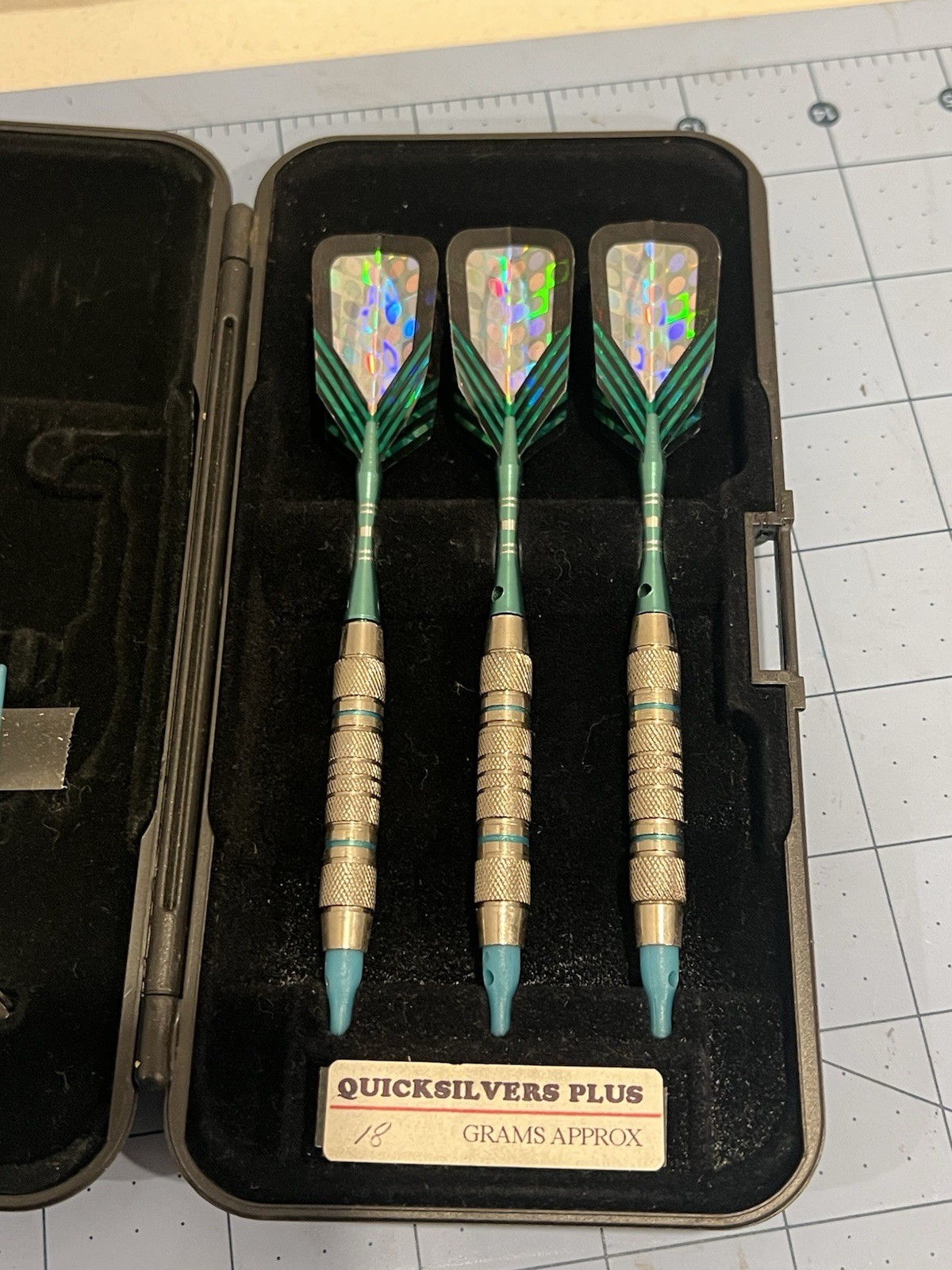 QUICKSILVER 18 Gram Teal Soft Tip Tungsten Darts Case Accessories 3 Quicksilvers