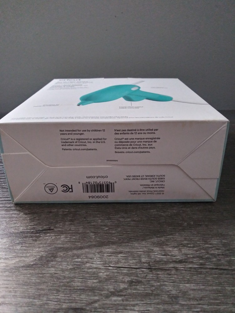 NEW Cricut Glue Gun