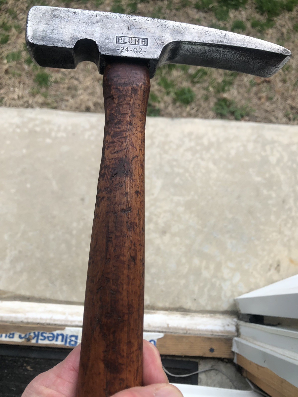 Vintage PLUMB 24 OZ BRICK LAYER MASONRY Hammer With Original Handle #580