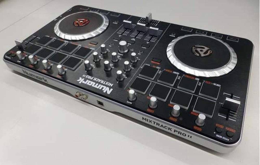 NUMARK Mixtrack Pro 2-Channel DJ Controller Serato Built-In Audio Interface-JPAN