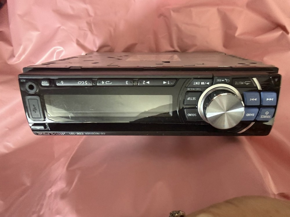Alpine CDE-121 Car Stereo