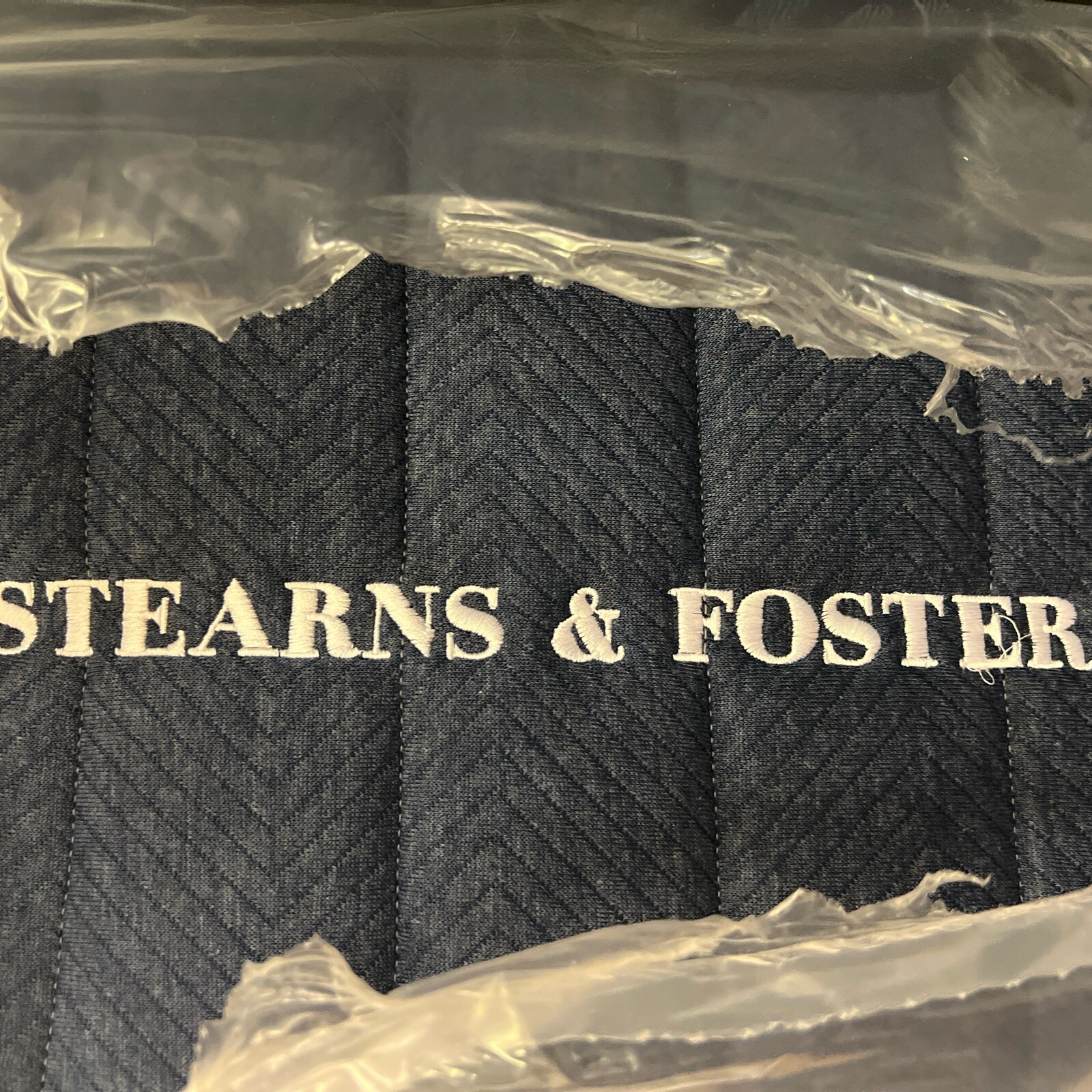 STEARNS & FOSTER RESERVE KING MEDIUM 16" MATTRESS CLEARANCE + BONUS & FAST SHIP