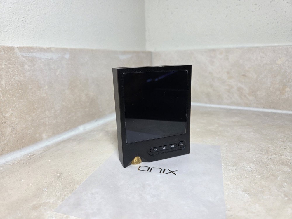 Onix XM2 + Leather Case bundle - Used
