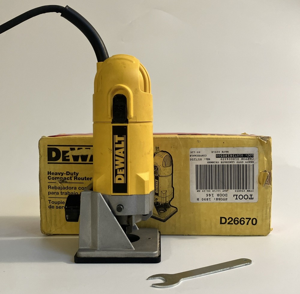 Dewalt D26670 Corded Heavy-Duty Compact Router