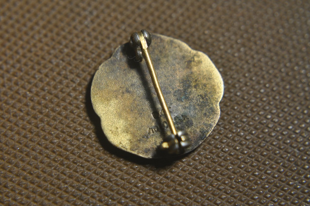 'G' in Wreath Mason Pin