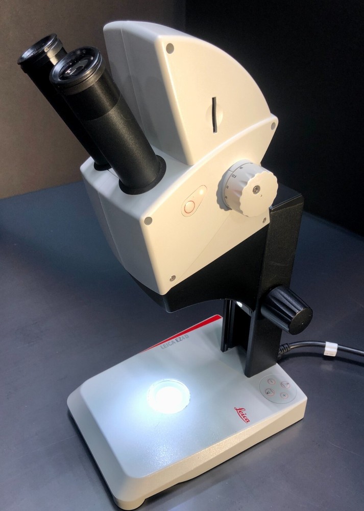 Leica EZ4 D Stereo Microscope with variable control lighting