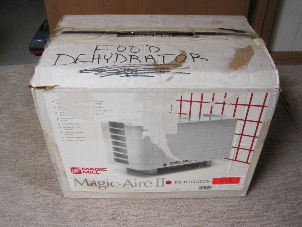 Magic Mill Aire II Solid State Dehydrator 10 Trays 10 Liners Fruit Leather Nice