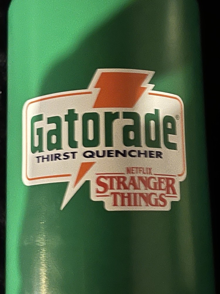 Gatorade Stranger Things Squeeze Bottle 32 OZ + SNAPBACK COMBO