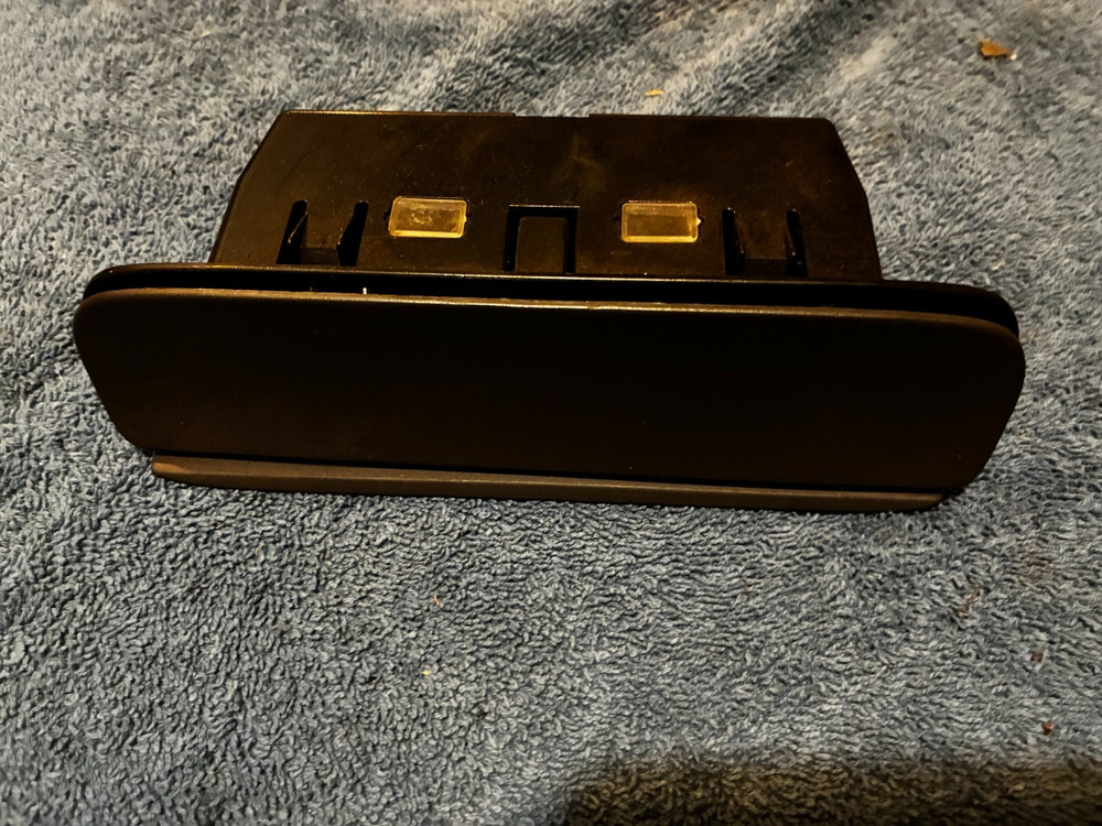 Used Saab 9-5 Grey Front Ashtray