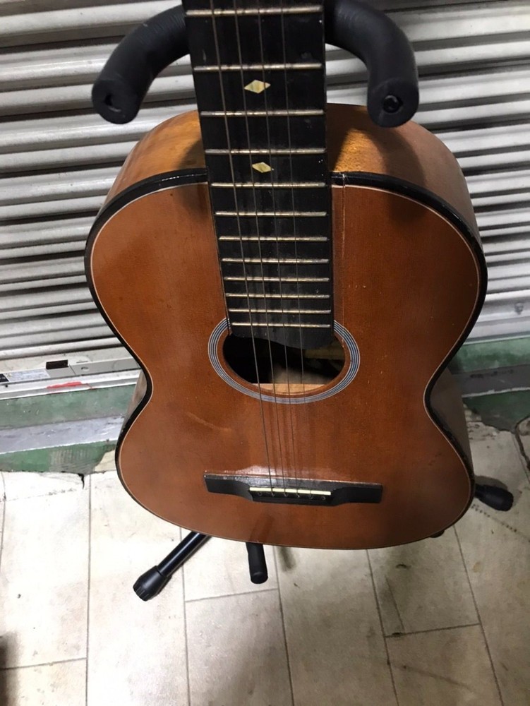 Morena Classical Guitar Usedcm With Wear And Missing String