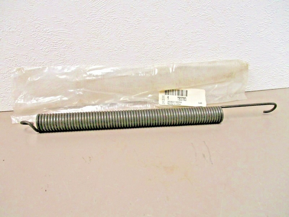 JOHN DEERE  T82783   EXTENSION RETURN SPRING