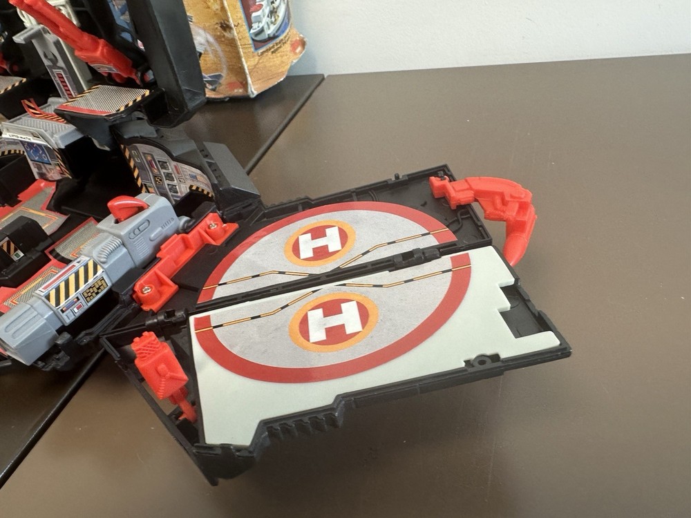 Micro machines Falcon Wing Skybase boxed play set 1995