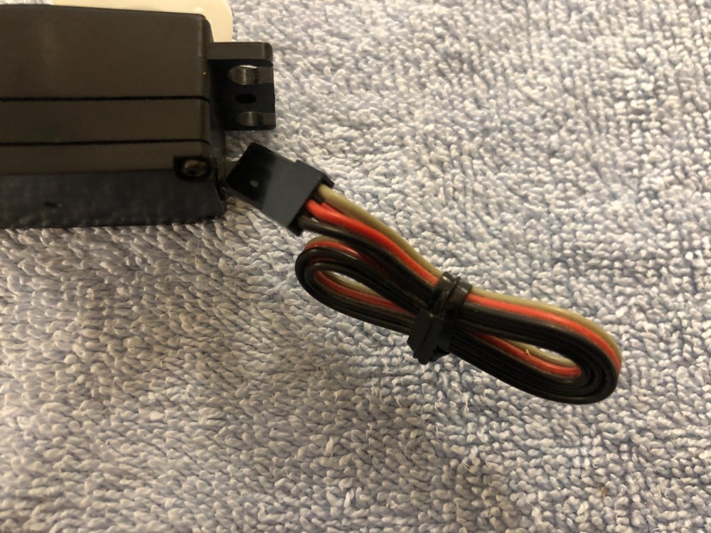 JR RT88 - Retract Servo