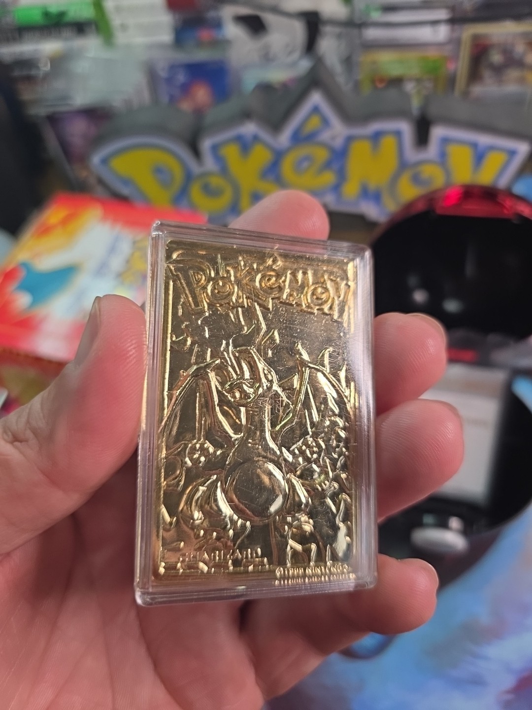 1998 NINTENDO CHARIZARD LIMITED EDITION 23K GOLD PLATED TRADING CARD