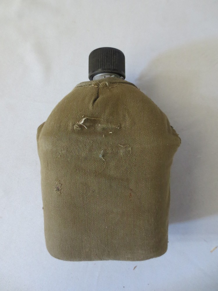 WWII Canteen Navy Vollrath 1945 w/ old wool lined cover lift the dot snaps