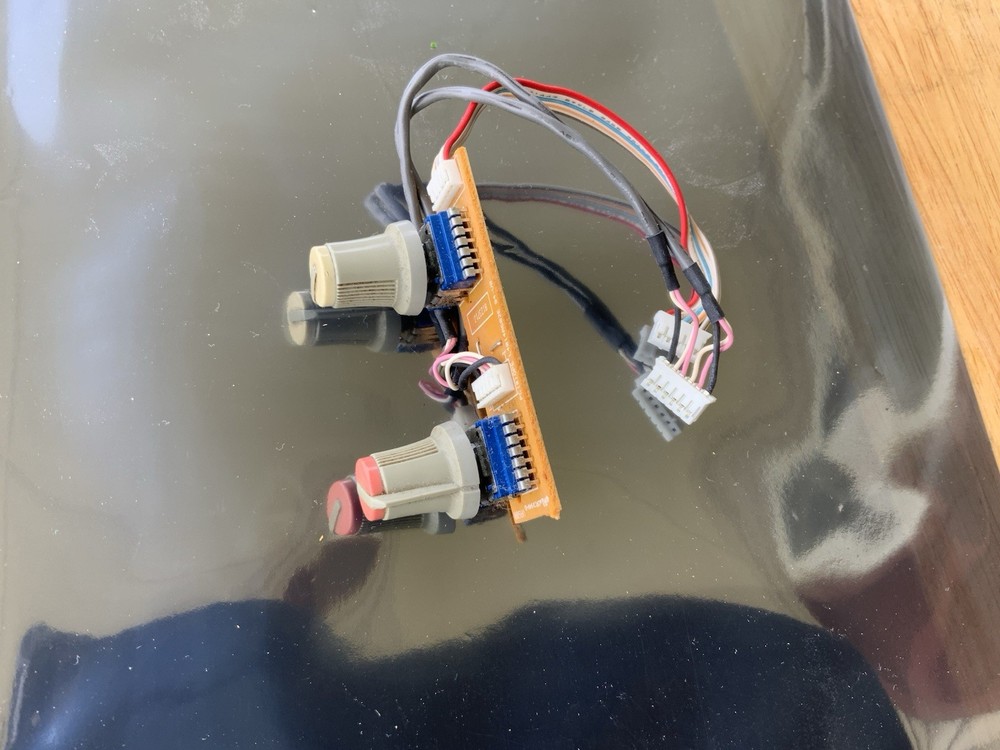 Akai MPC 2000XL Volume & REC Gain PCB Board w/ Knobs.