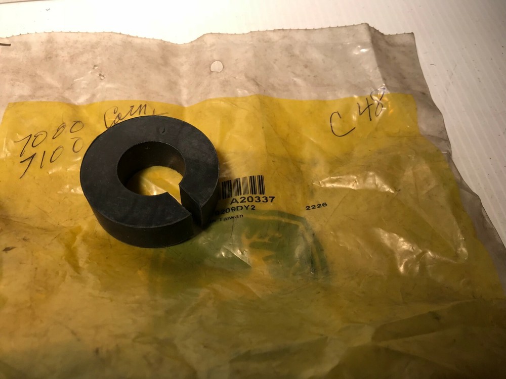 A20337  GENUINE John Deere   SPACER