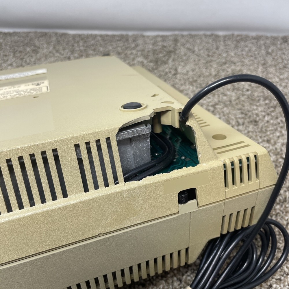 Atari 400 Computer System Partially Working READ COSMETIC DAMAGE