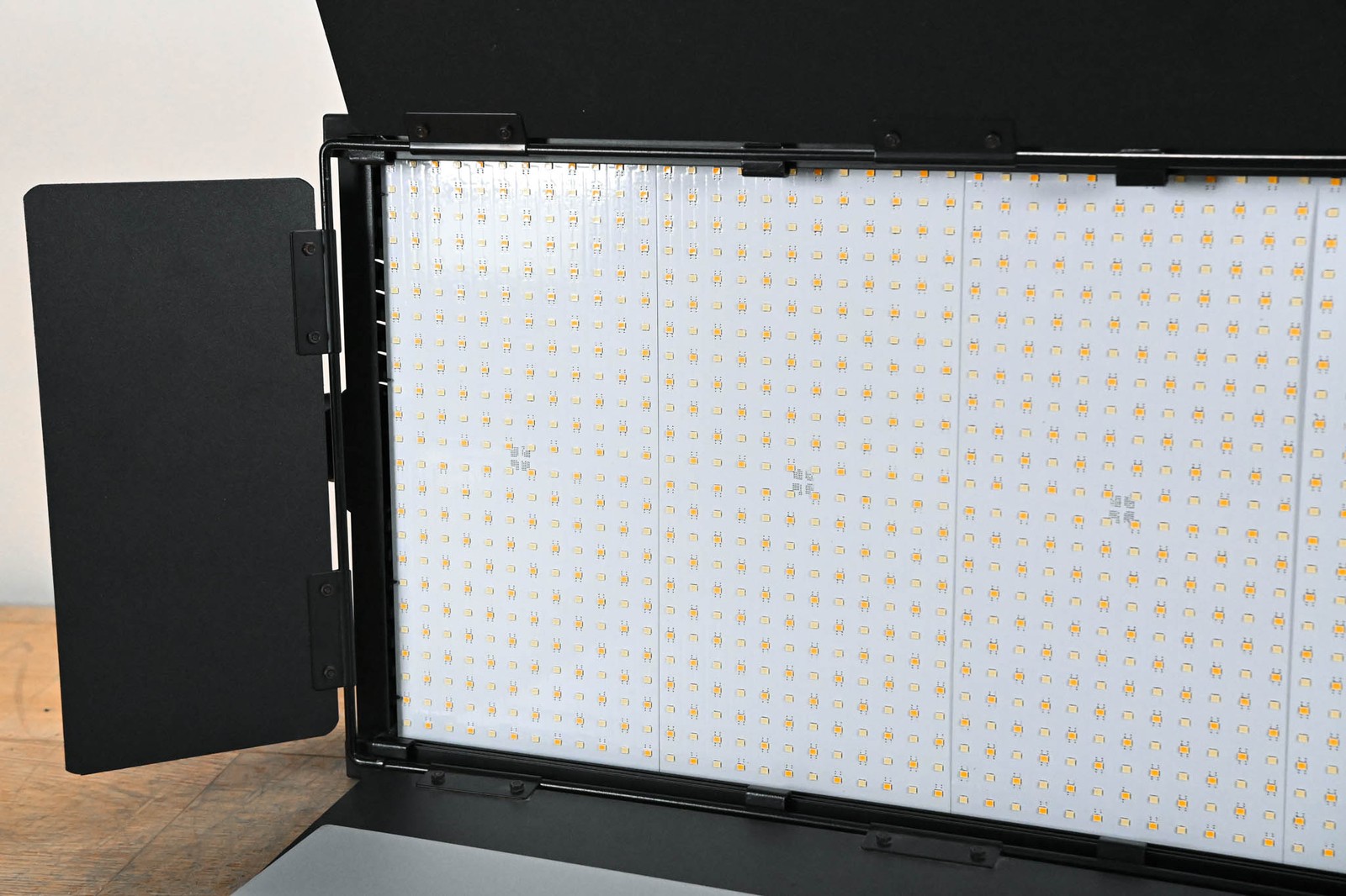 Mmbel B-112L-120W Bi-Color LED Panel Light CG01U63
