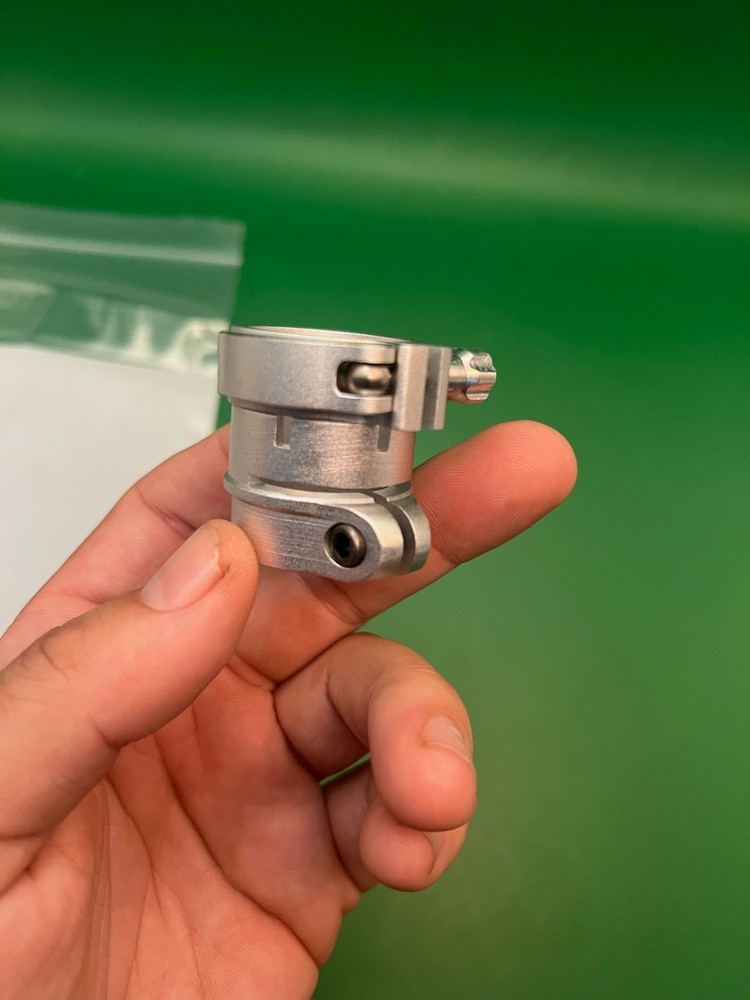 Autococker Clamping Feedneck